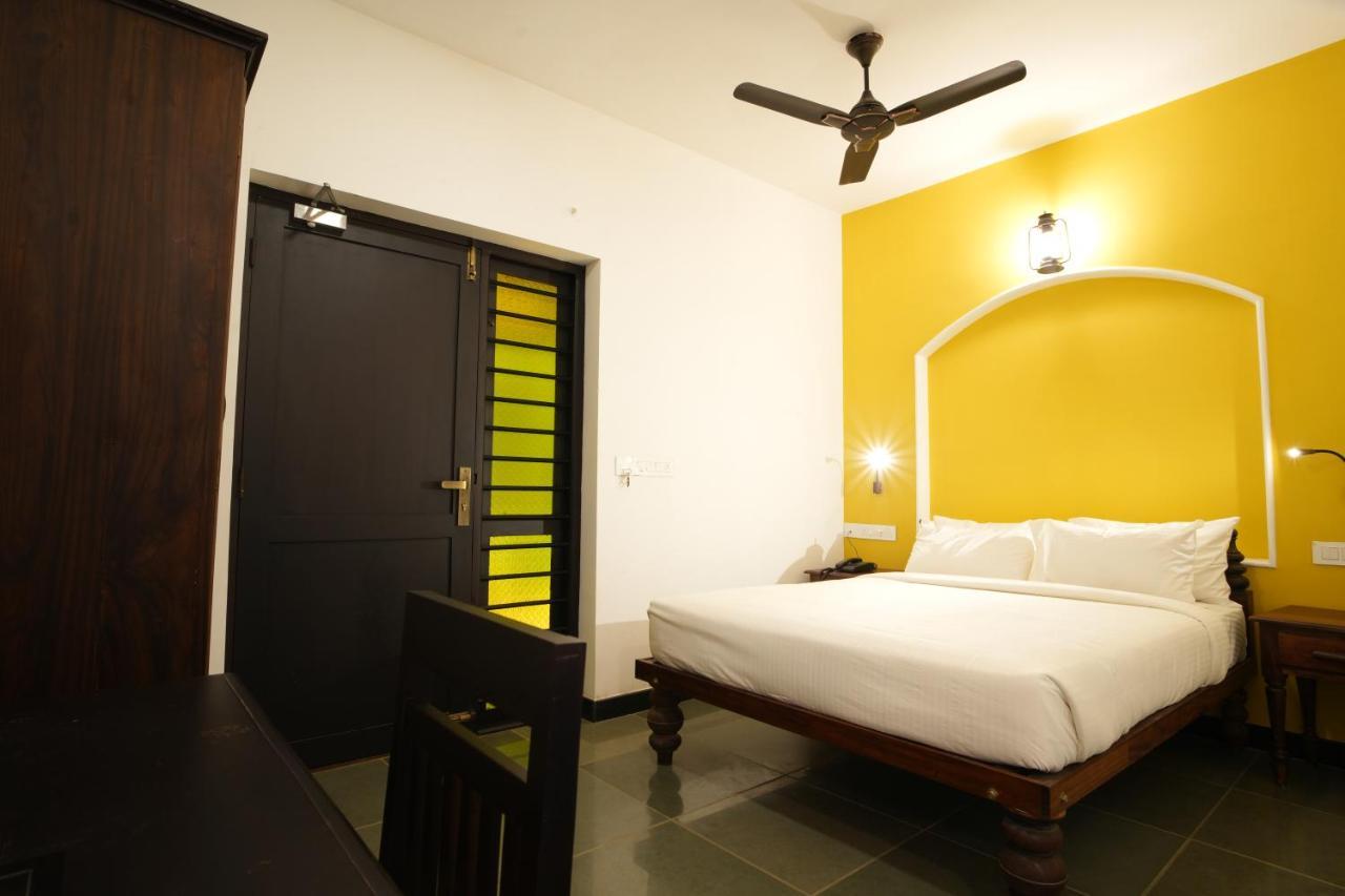 Hotel The Sunset Bay Fort Kochi Esterno foto