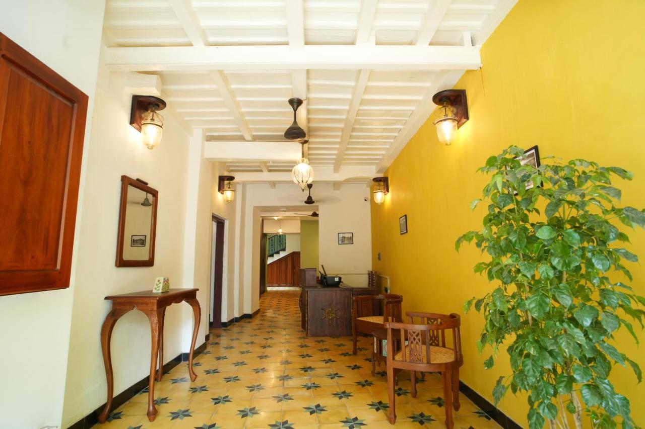 Hotel The Sunset Bay Fort Kochi Esterno foto