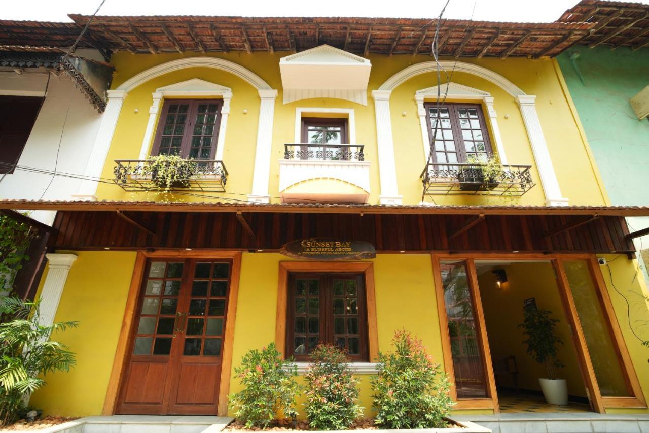 Hotel The Sunset Bay Fort Kochi Esterno foto