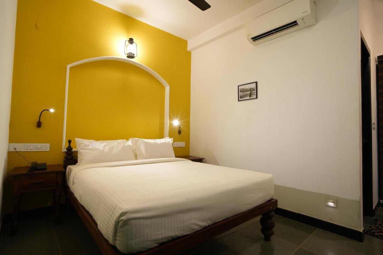 Hotel The Sunset Bay Fort Kochi Esterno foto