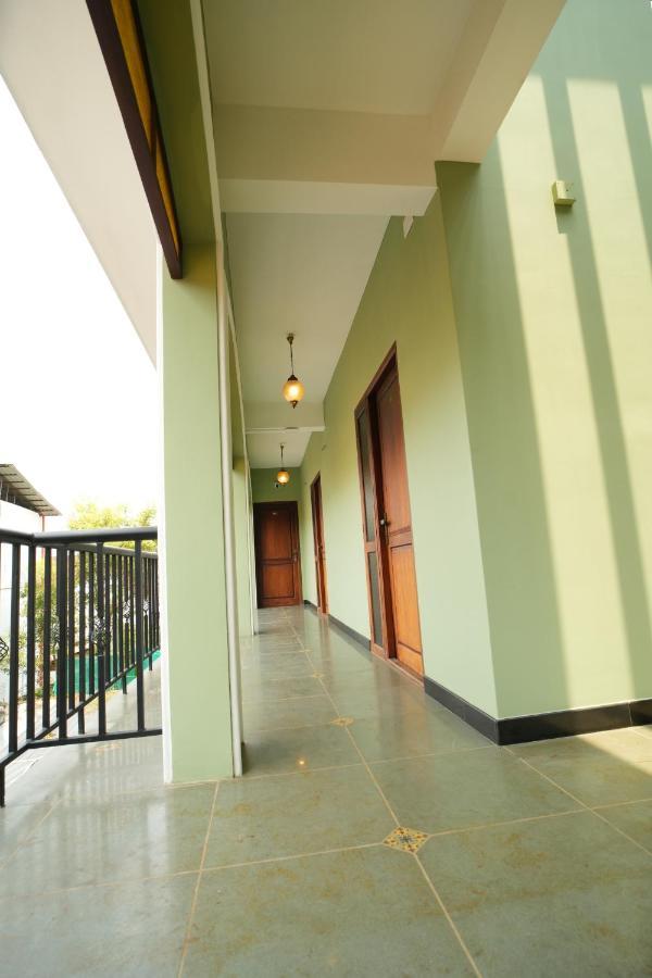 Hotel The Sunset Bay Fort Kochi Esterno foto
